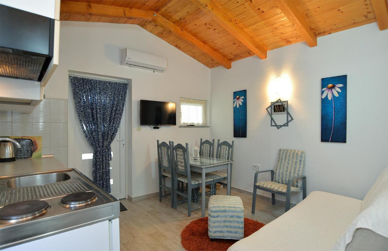 Apartments Jadranka 1279 โปแมร์ ภายนอก รูปภาพ