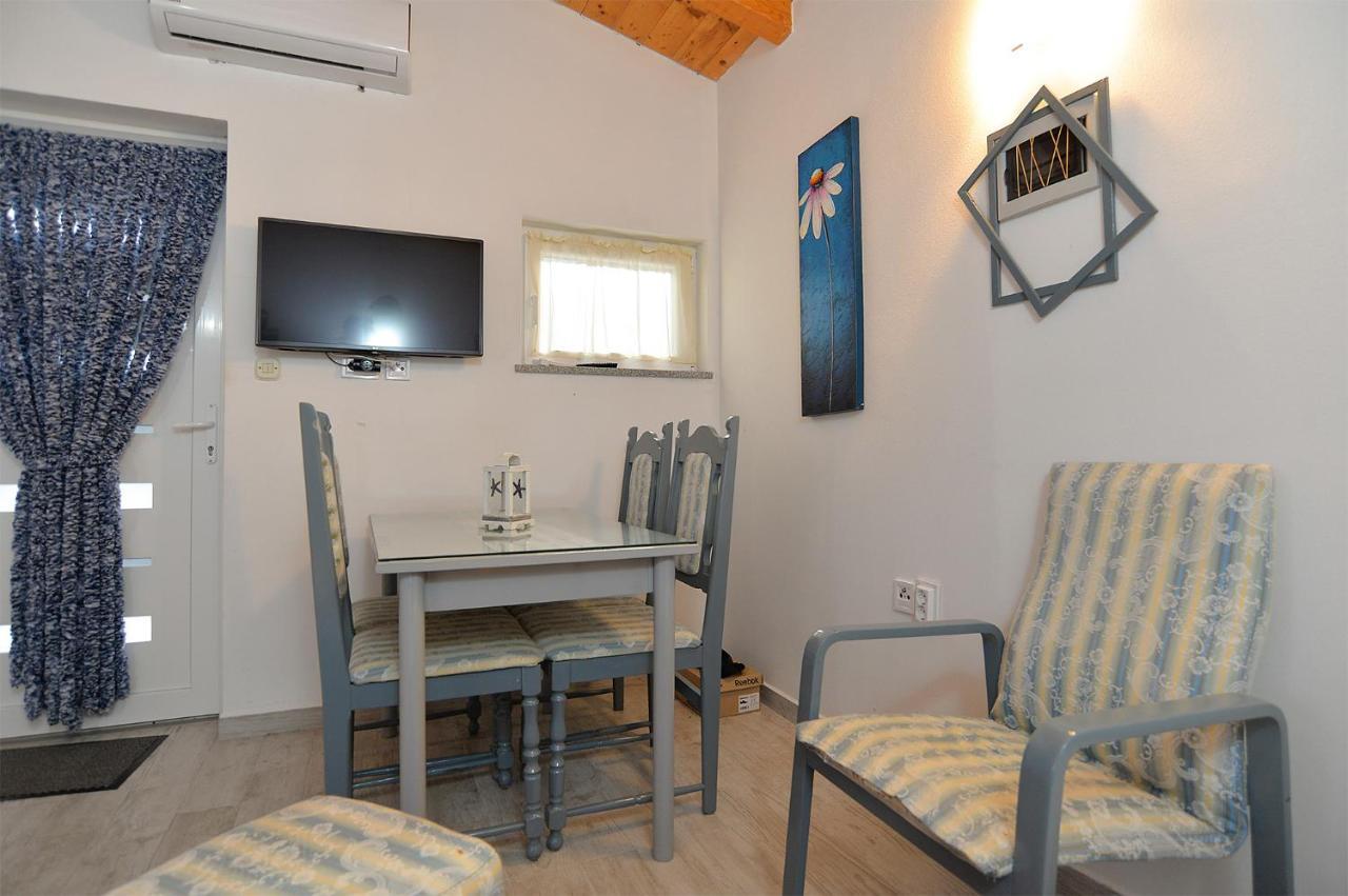 Apartments Jadranka 1279 โปแมร์ ภายนอก รูปภาพ