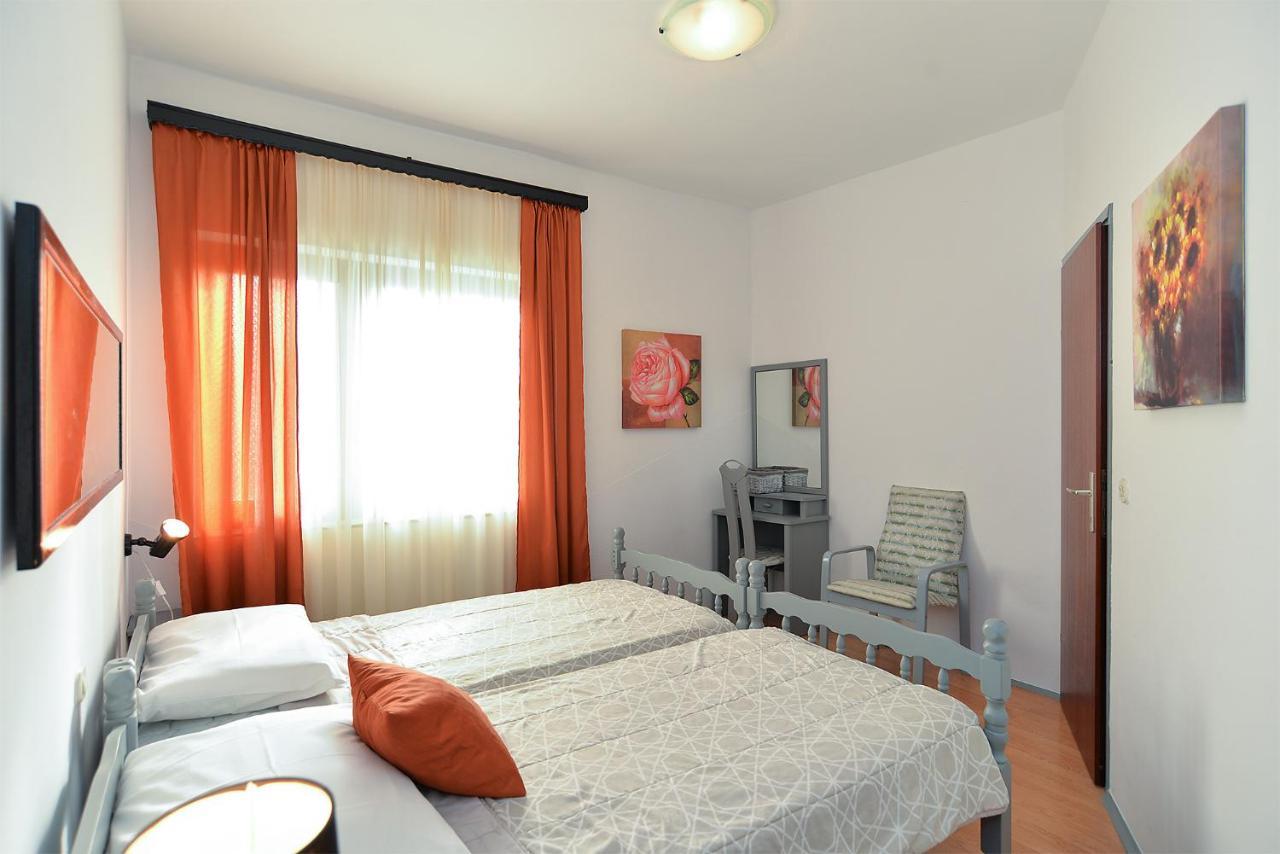Apartments Jadranka 1279 โปแมร์ ภายนอก รูปภาพ