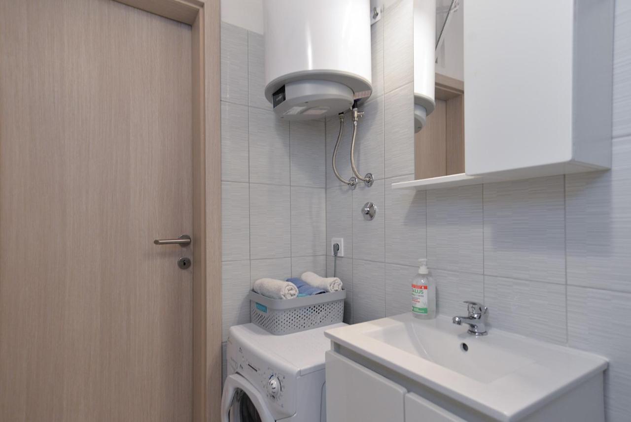 Apartments Jadranka 1279 โปแมร์ ภายนอก รูปภาพ